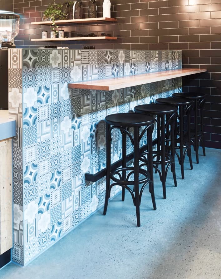 73 BARSTOOL — view 1